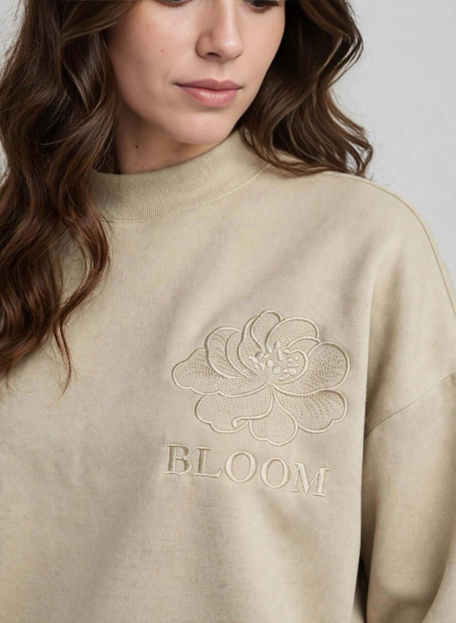 Buzo kamel en algodon cuello redondo bloom para mujer INOLVIDABLE