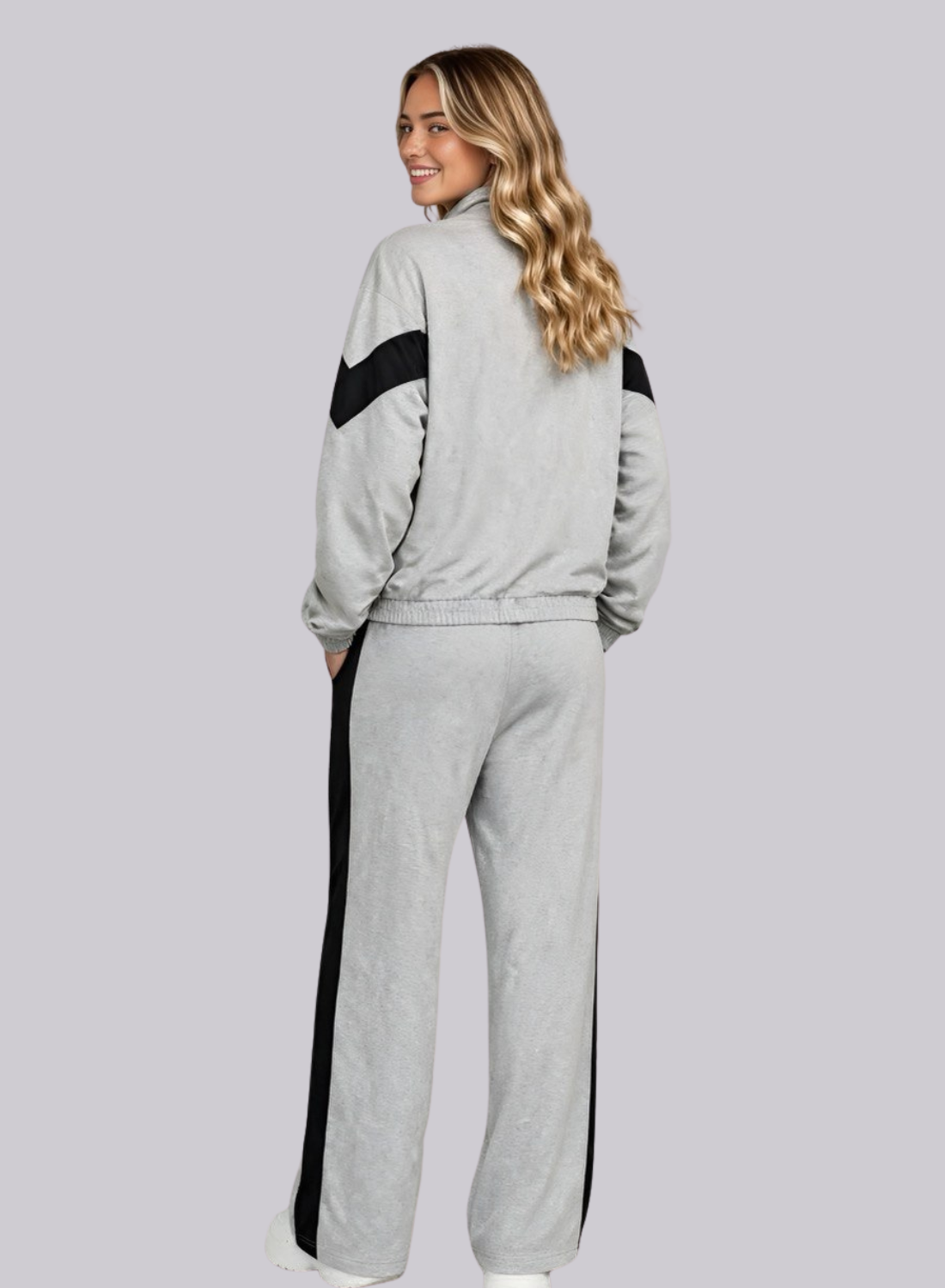 Set deportivo gris y franja negra